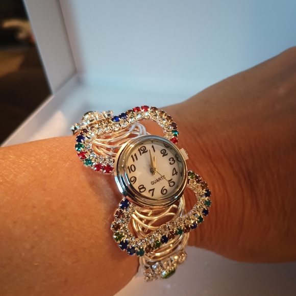 Quartz Watch - Picture 7 of 13